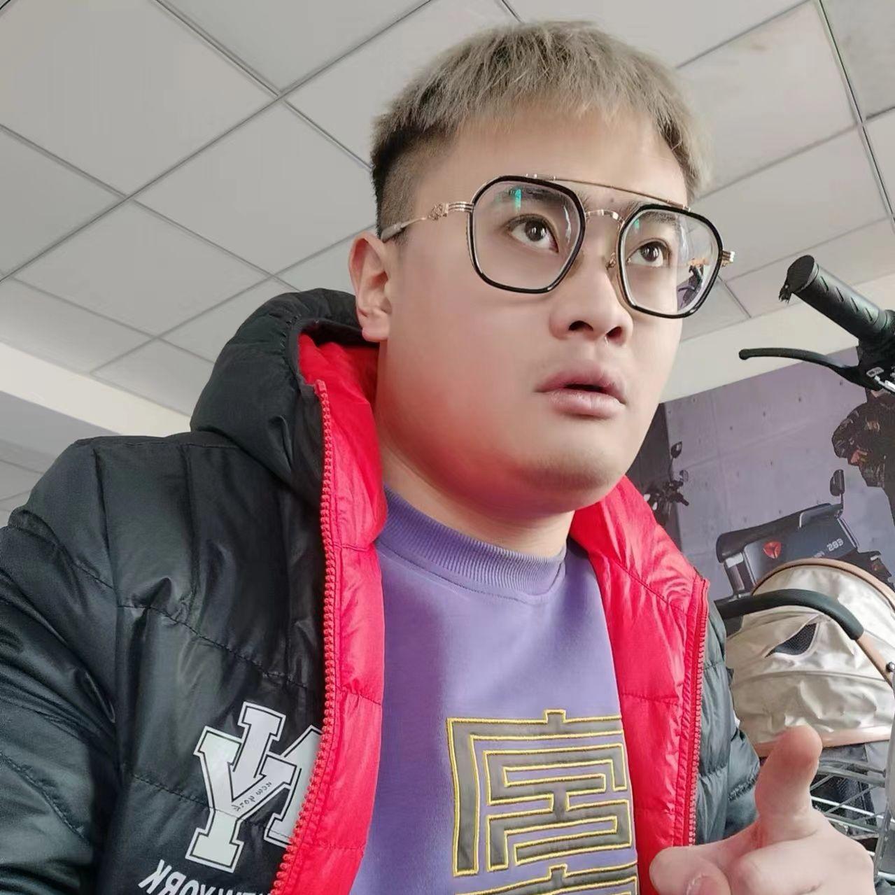 邓亦轩 何奕慕 陈优昂 爱玩迷你世界