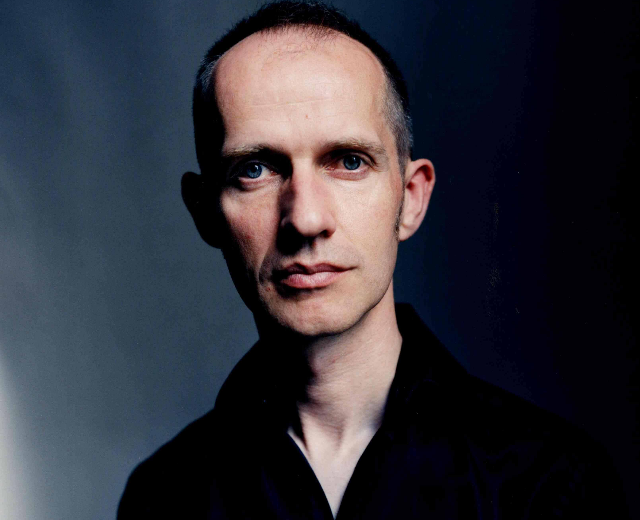 Iarla Ó Lionáird