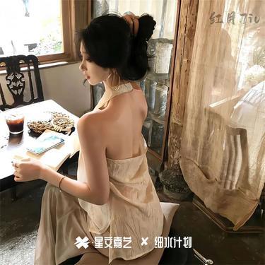 红色彼岸花封面