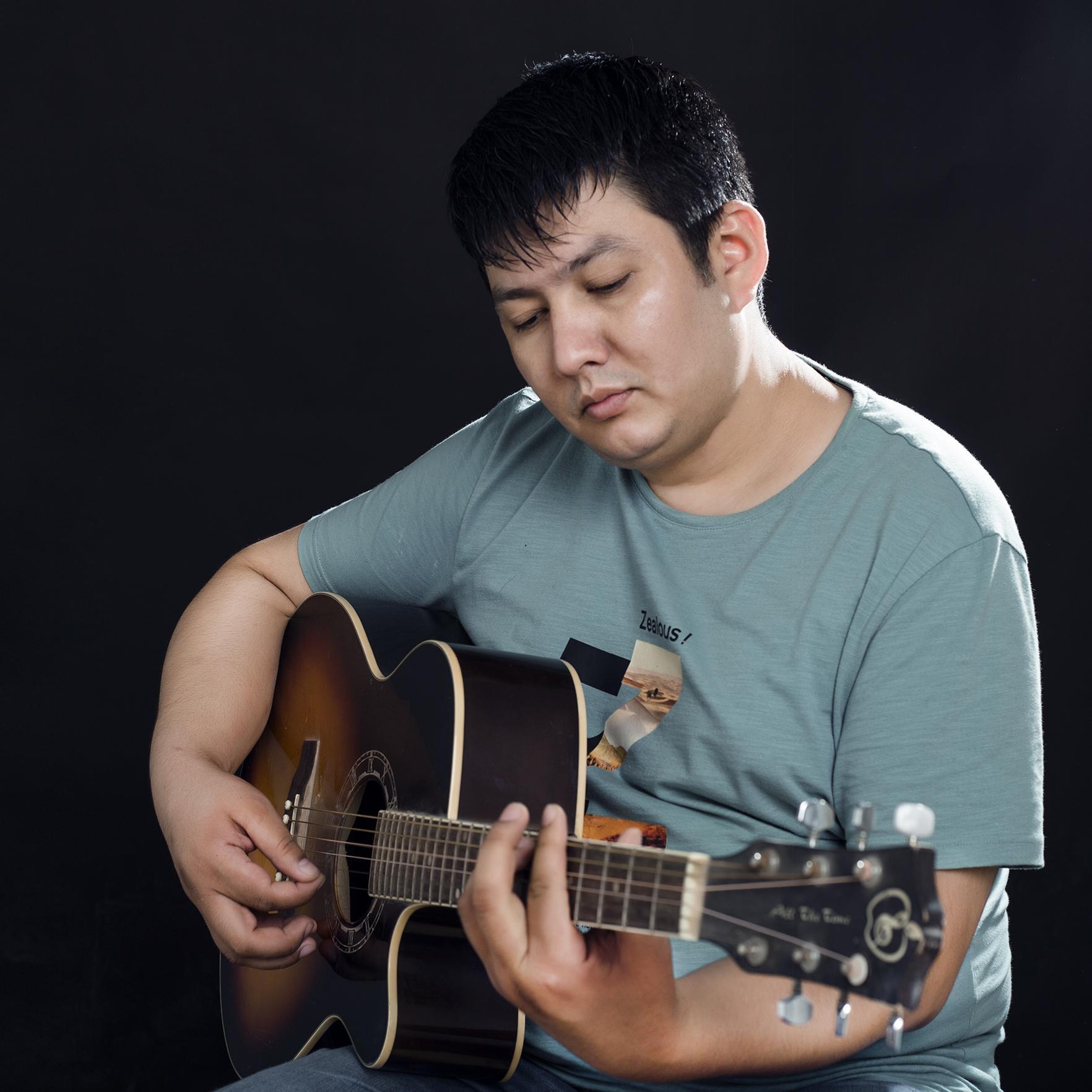 Muhabbat（翻自 AkbarKahirman）