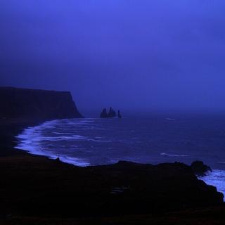 「梦魇症」冷冽缭绕丨漂浮于致幻迷镜