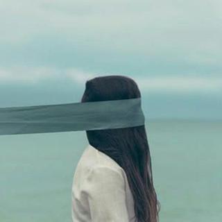 为你写一纸情诗，弹唱出一首民谣