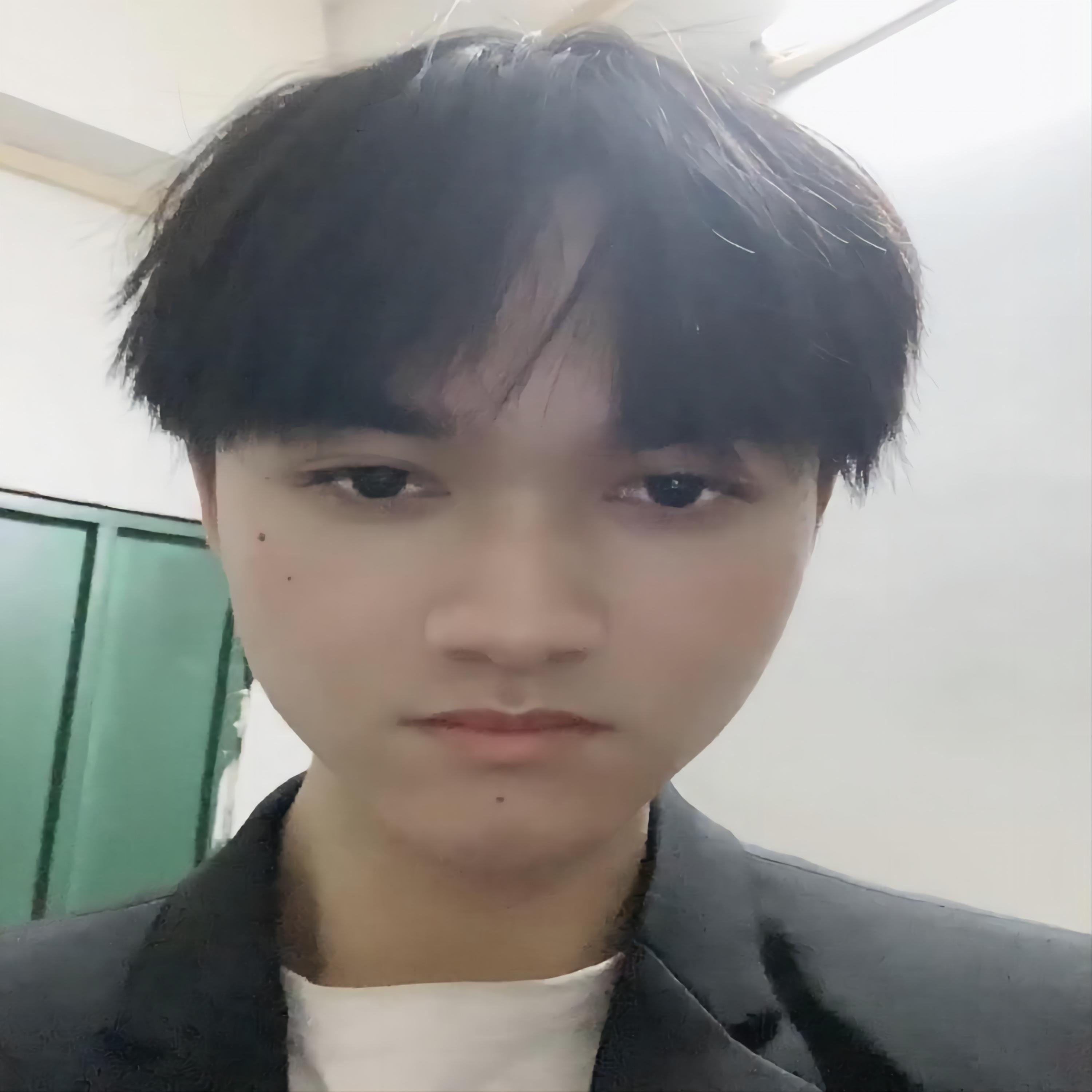 现实的她
