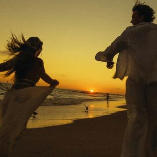 慵懒沿海调｜落日海滩·肆意奔跑的自由旋律