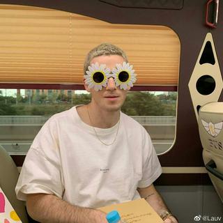Lauv你六