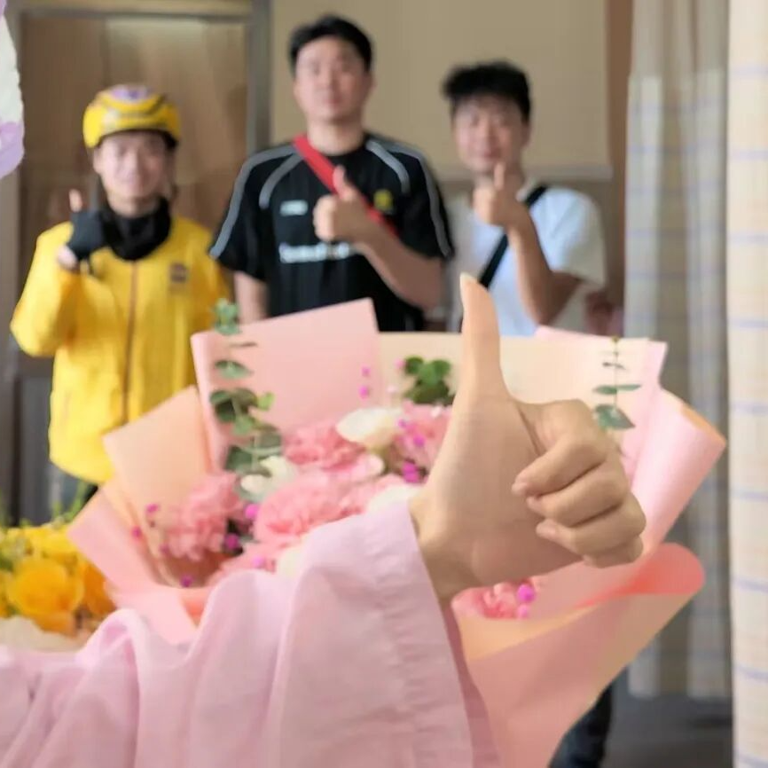 “坐在病床旁陪我一个小时”，一张特殊的“跑腿订单”引发热议后 20260506 episode artwork