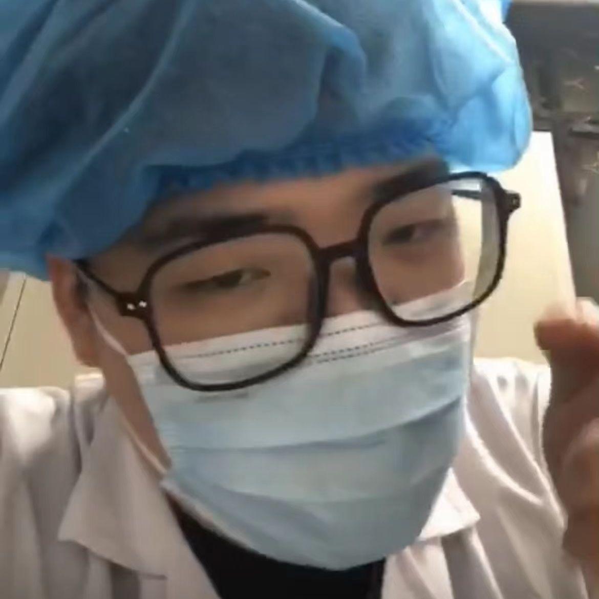 小逸今天打游戏嘛？