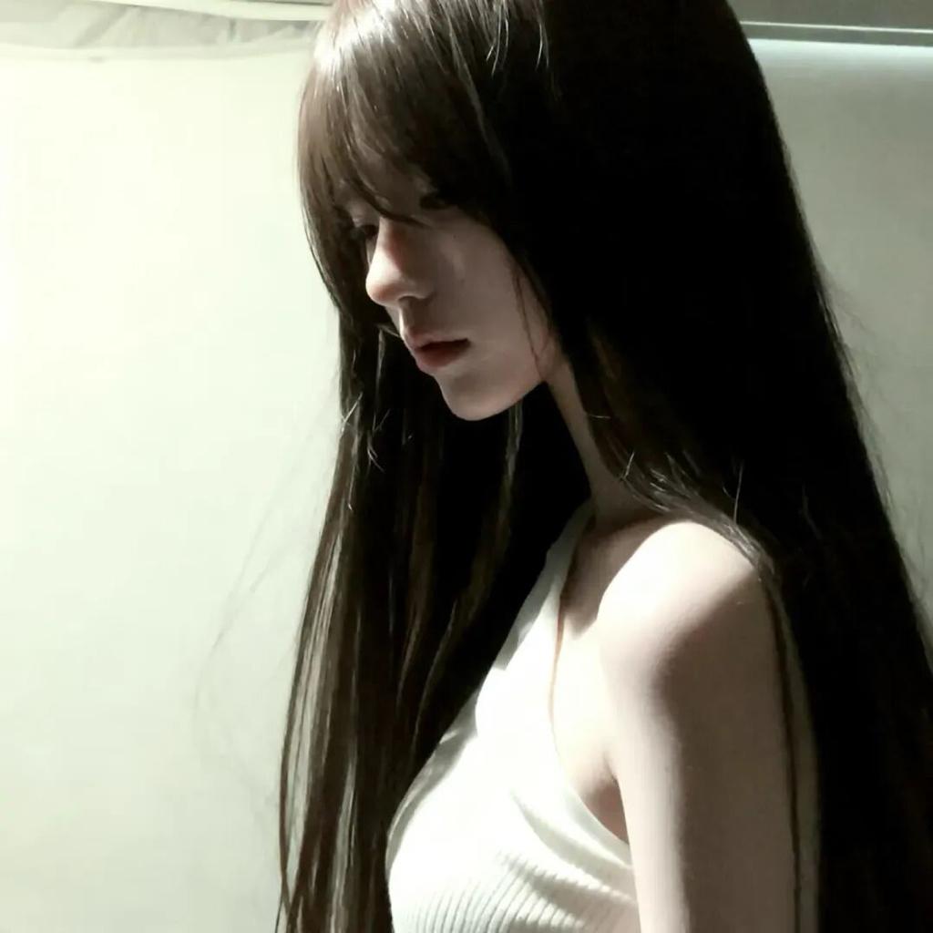 我也不太了解她