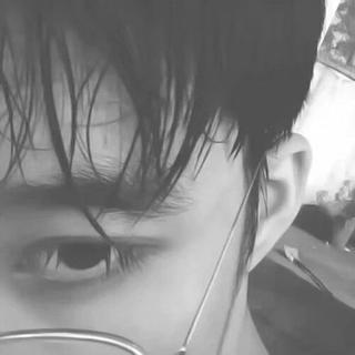 听 着 有 故 事 的 歌