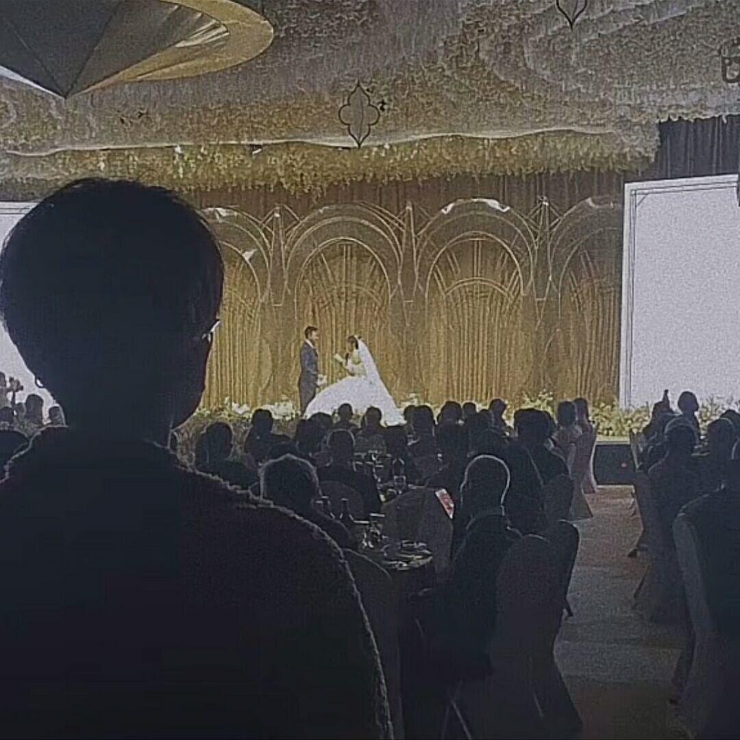 In a Sweat （强风吹拂）