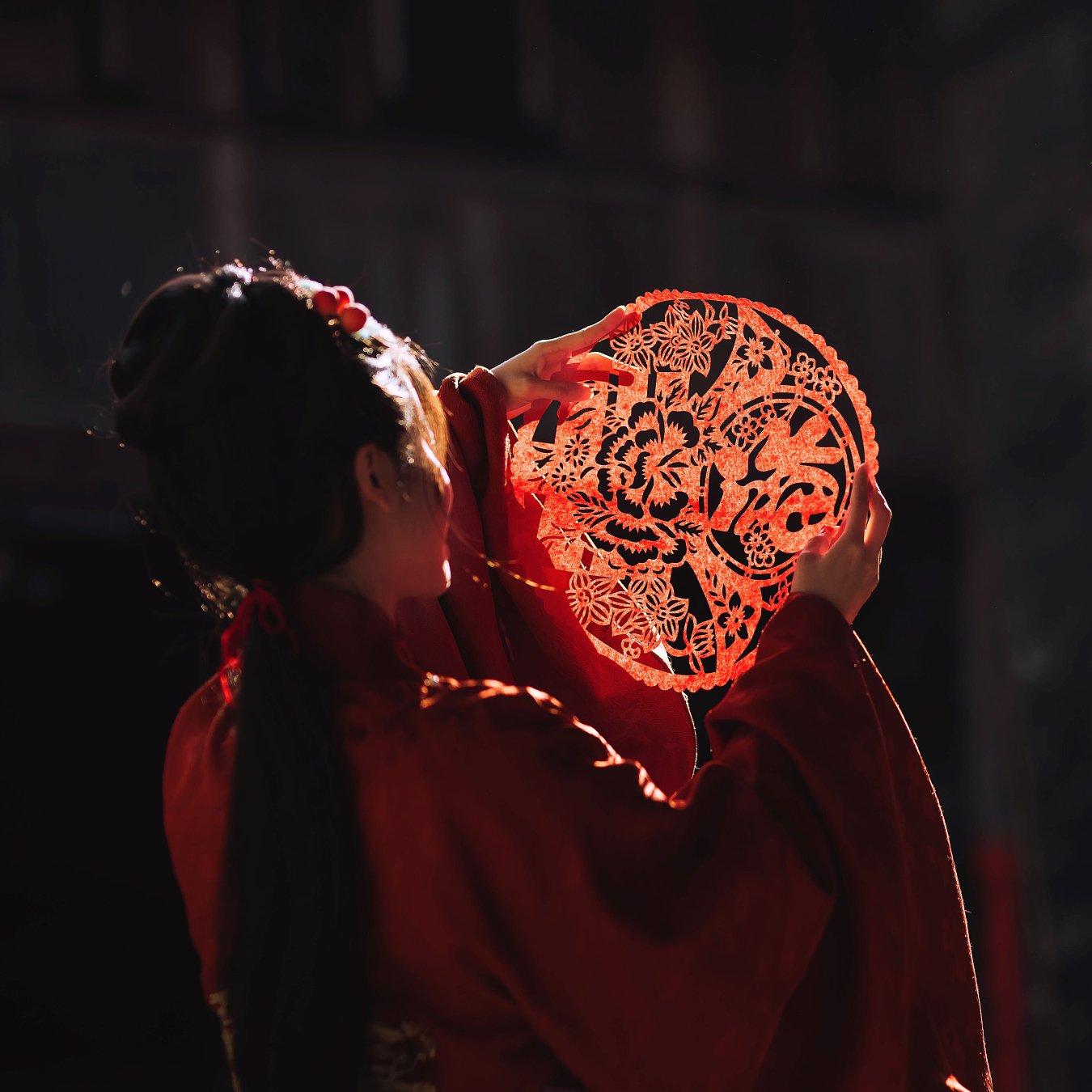 龙年大吉，新年快乐