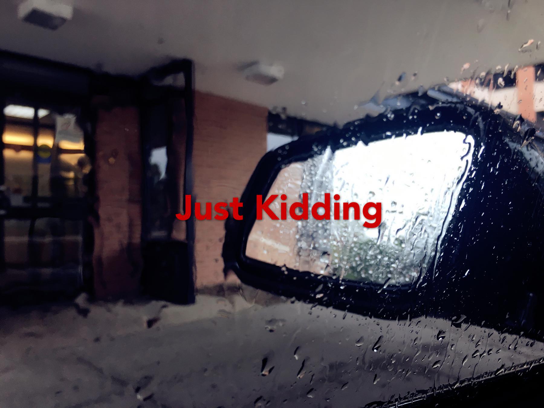JUST KIDDING专辑
