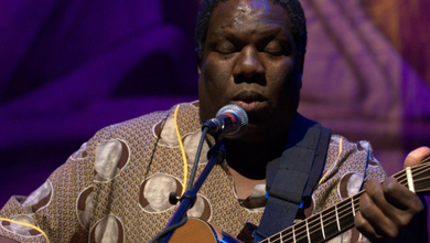 Vusi Mahlasela