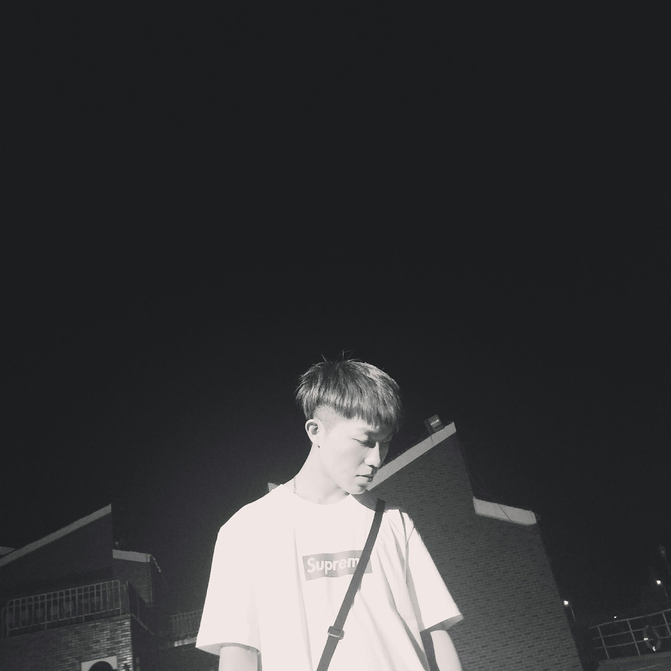 第三人称（翻自 Hush）