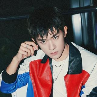 易烊千玺：温柔的情感星系