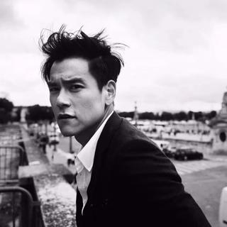 总有人教会你成长 然后悄无声息的离开