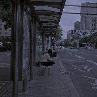 在暗色调的日子 只有你能让它变暖