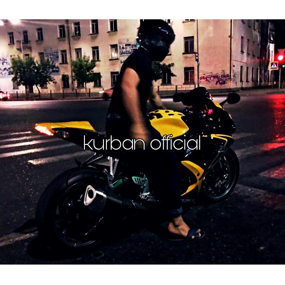 Alper Eğri-Yaşıyomuyuz Bu Hayatı YilbaŞi（kurban official remix）