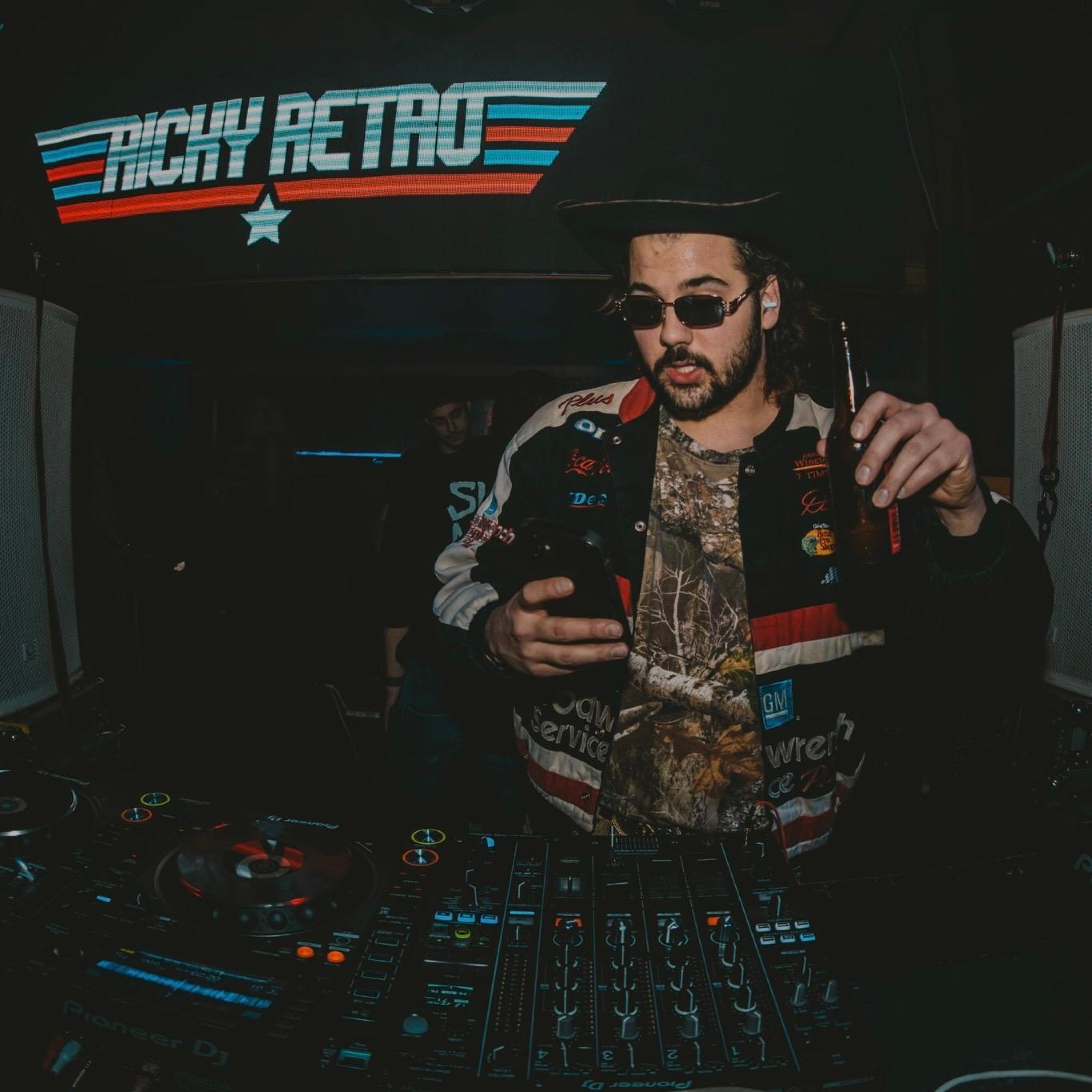 dirt road anthem x ricky retro