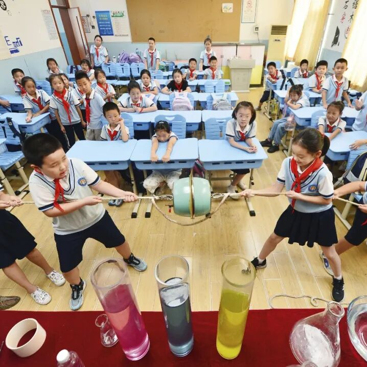 这门小学课程曾长期被忽视，在有些地方，它成了“主科”，但头疼和尴尬也来了 20260727 episode artwork