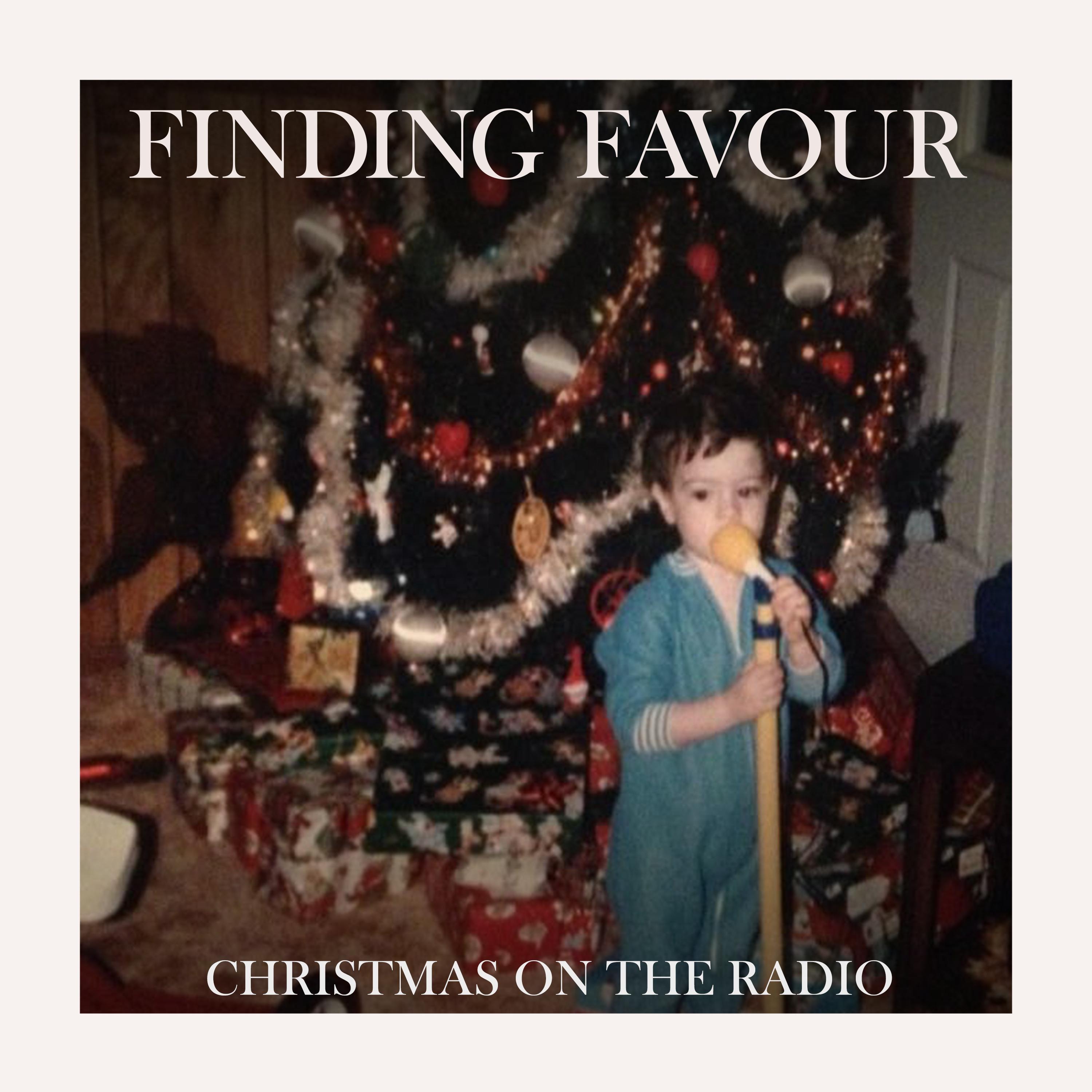 Christmas On The Radio专辑