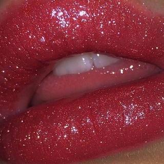 氛 围 缠 绵•耳 边 轻 语 枕 边 共 享