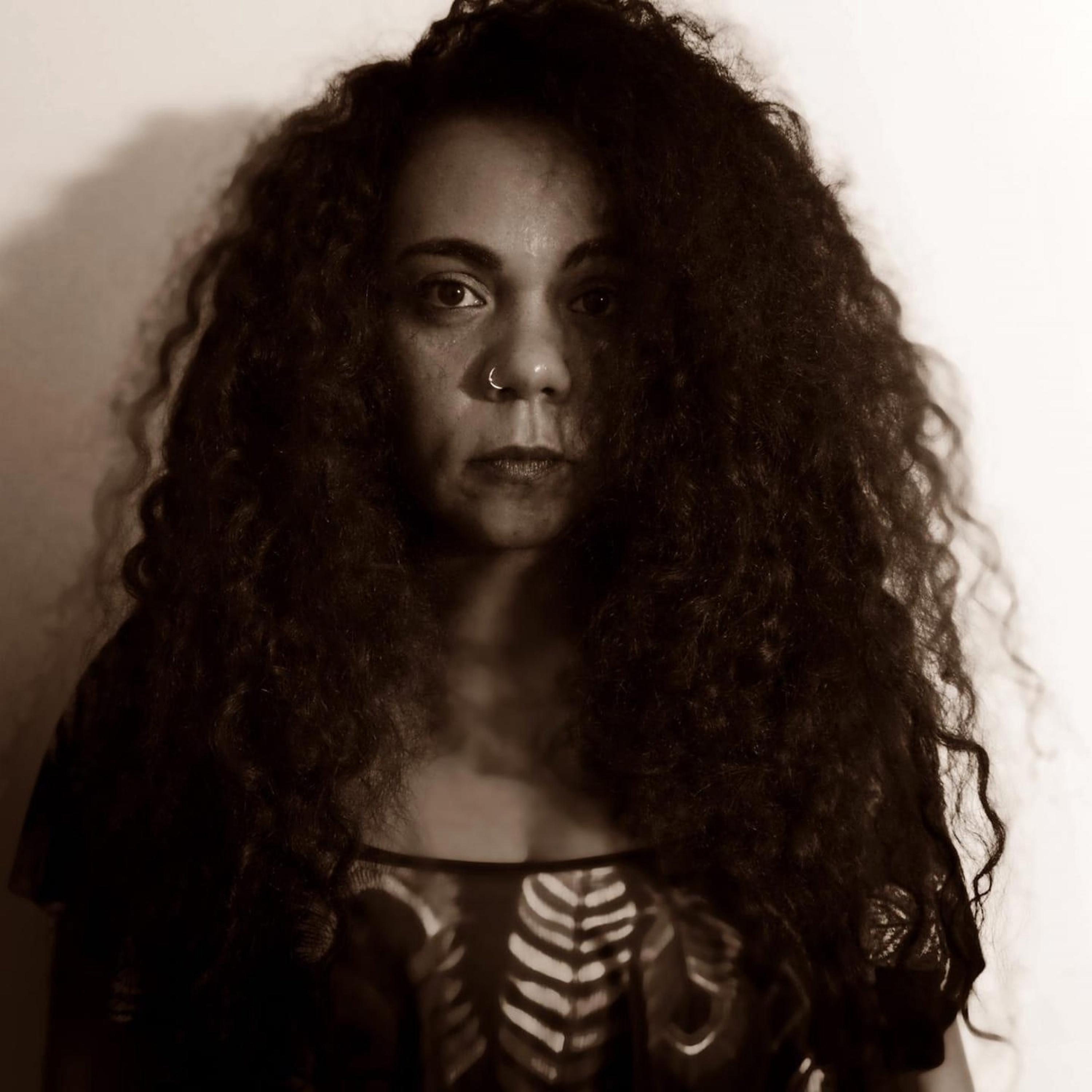 Aqui e Agora. (feat. Edna Oliveira & scratches by Gijoe)