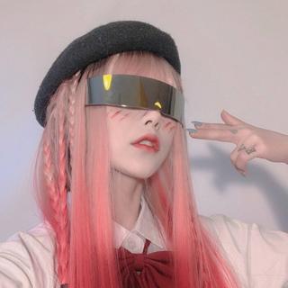 :)\\晚风轻踩着云朵，月亮在贩售快乐\\.