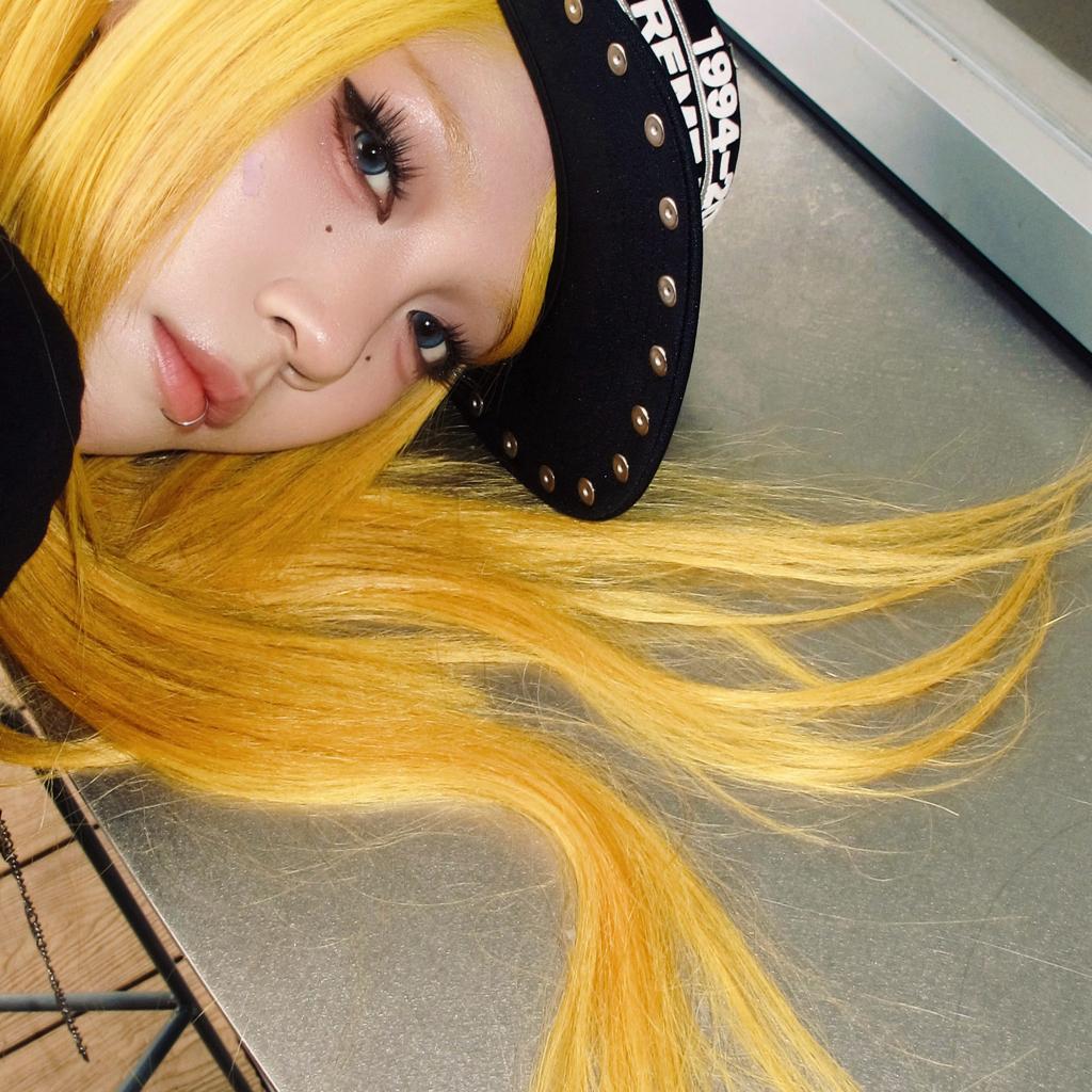 黄之仪Kyra Zilver