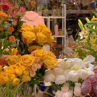 买花送自己，单身也要过得精致惬意