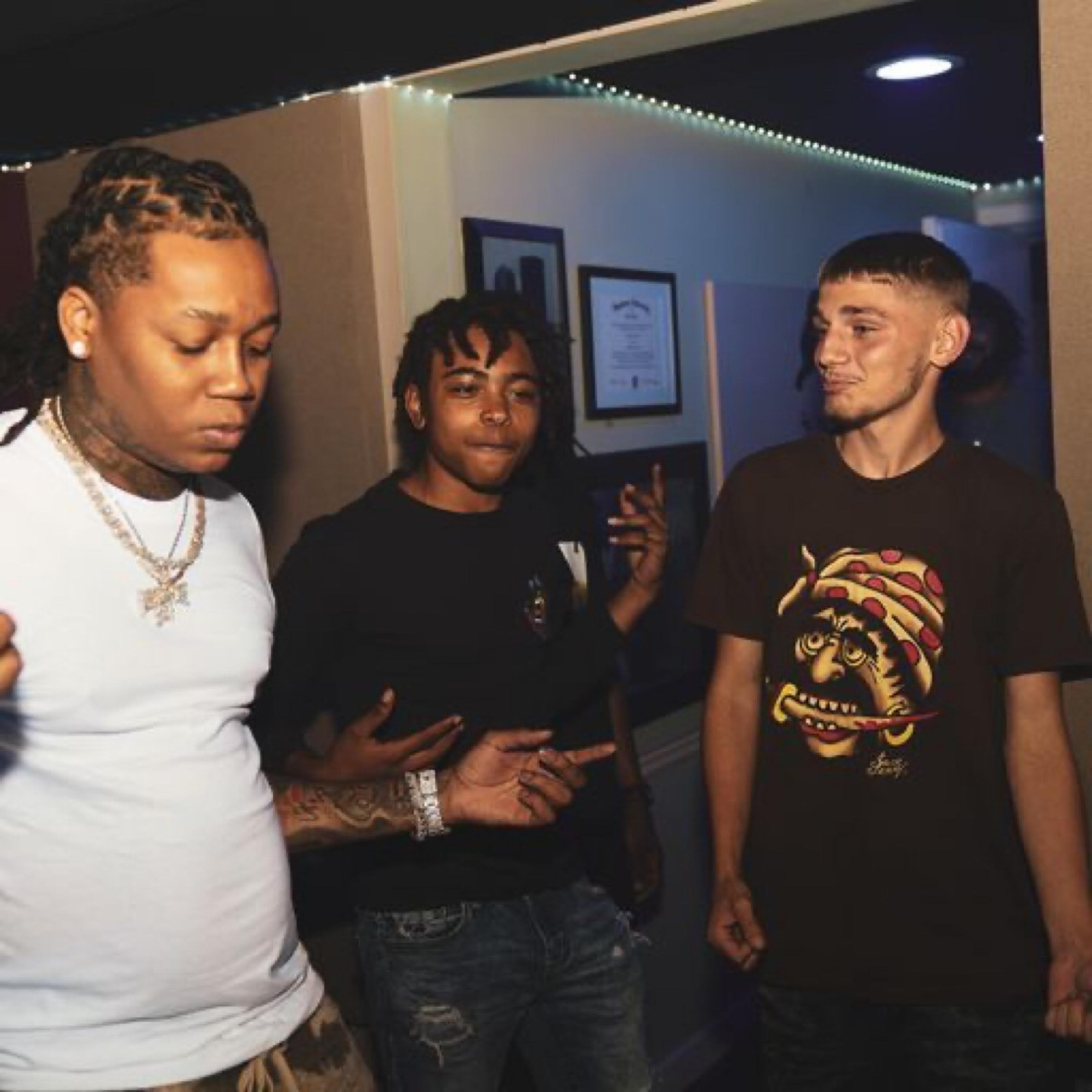 8 Jiggas (feat. StoneyIsland & Fedd the God)