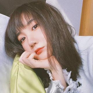 淡黄的长裙 蓬松的头发 91乃万安利向