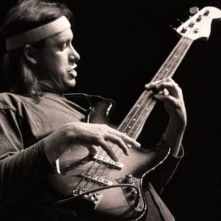 舞动的低音线｜滚石50大贝斯手