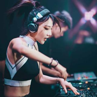 「夜店串烧」终如一场绚烂烟火 EDM加长合辑