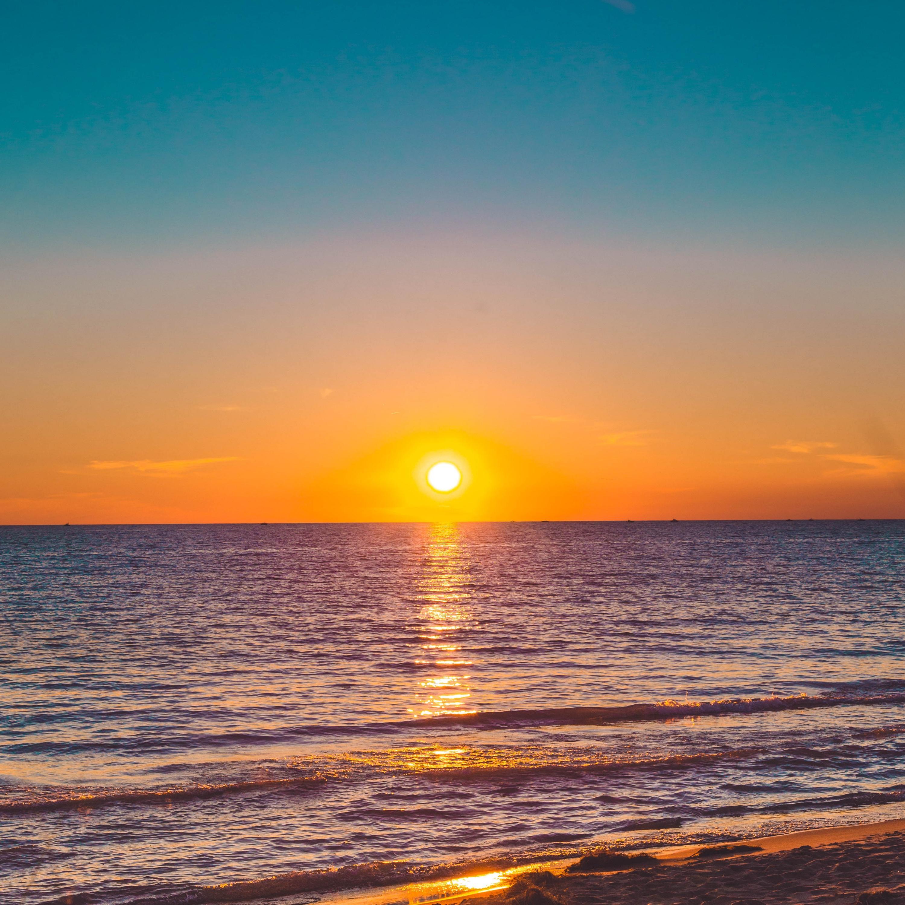 sunset goes down