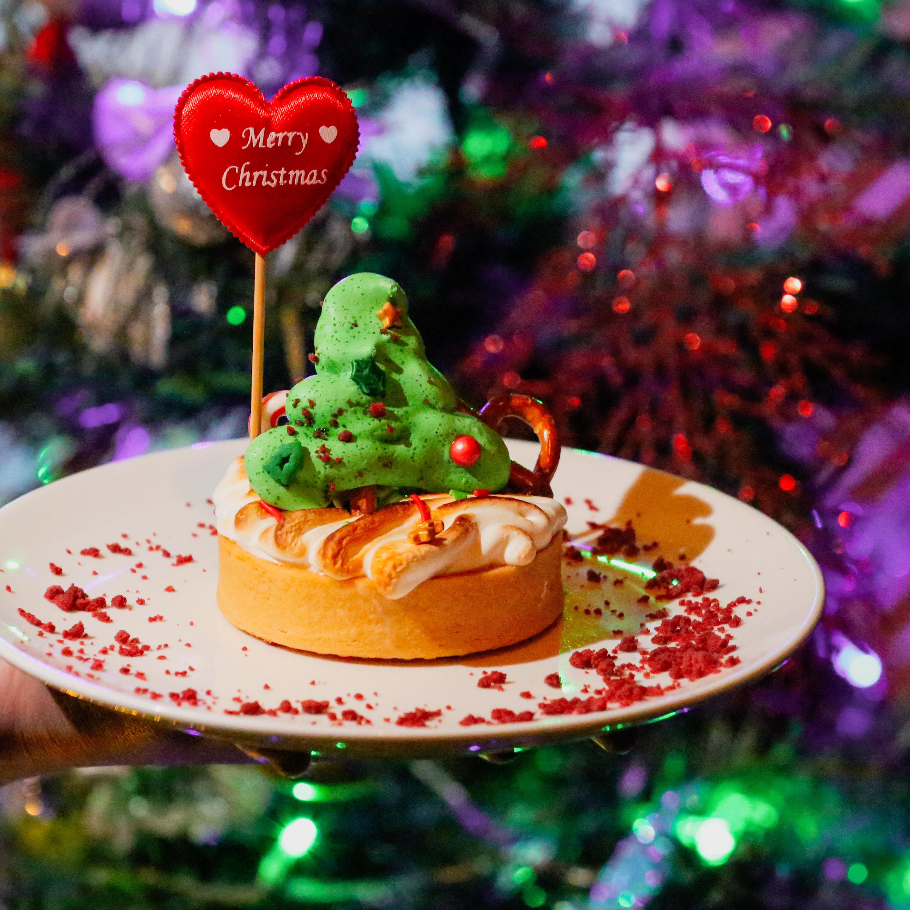 Festive Cake House