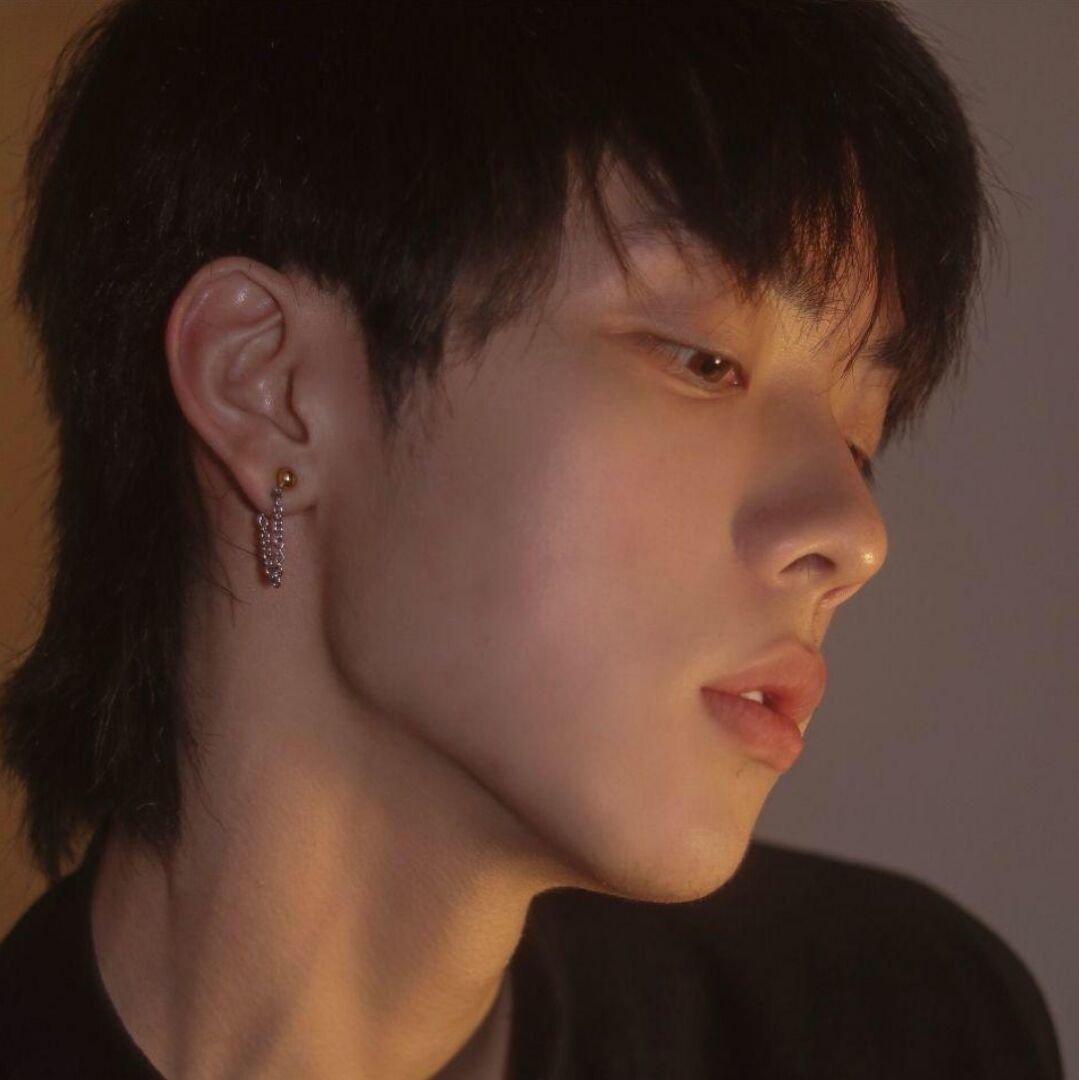 我也不太了解她