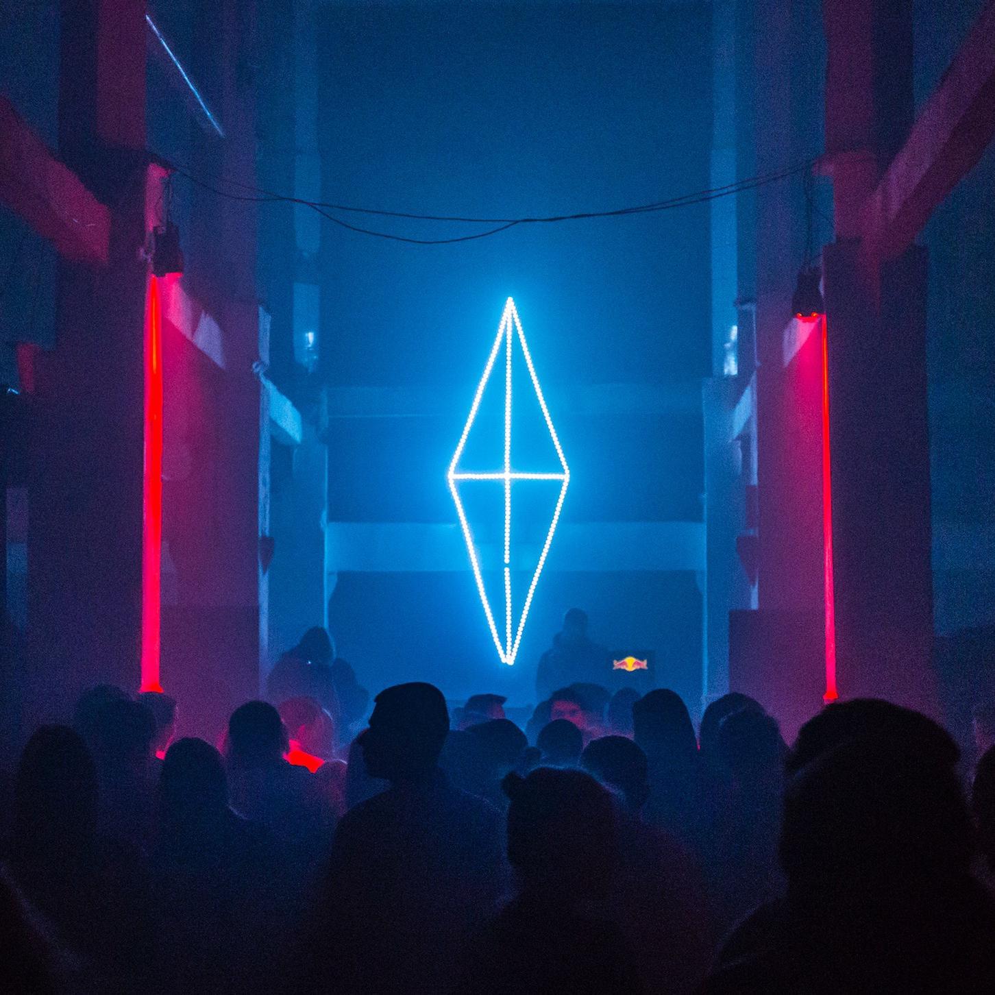 Strike Home（一语道破）