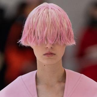 粉色梦幻苏打丨自赏度日，瞪鞋为生