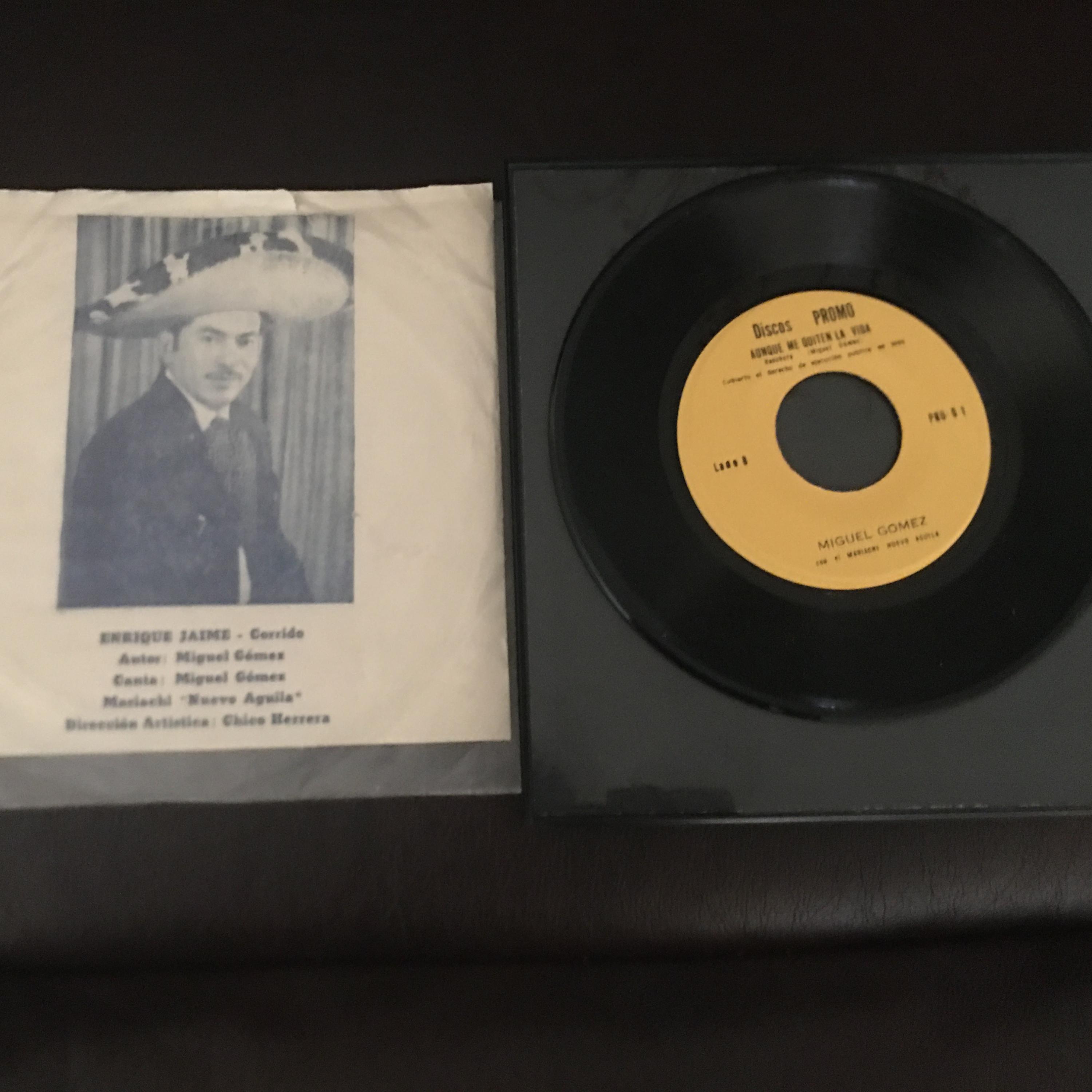 Miguel Gomez Con Mariachi