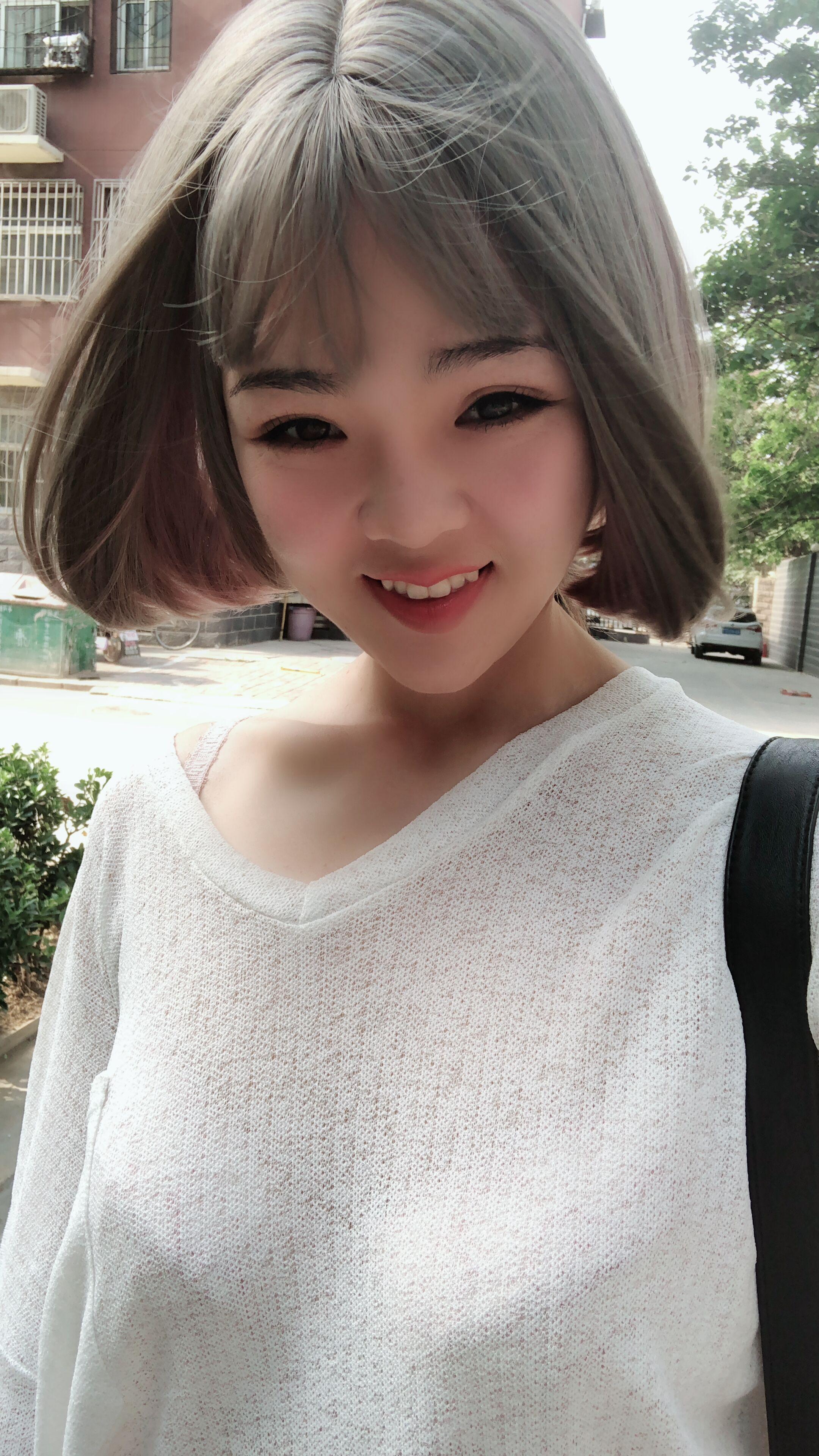 我们俩