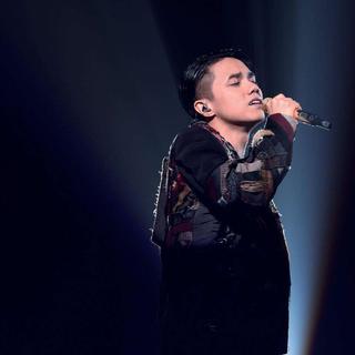 张敬轩Live现场版，你的故事都在这里了。