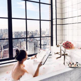KFM981 | Dans le bain