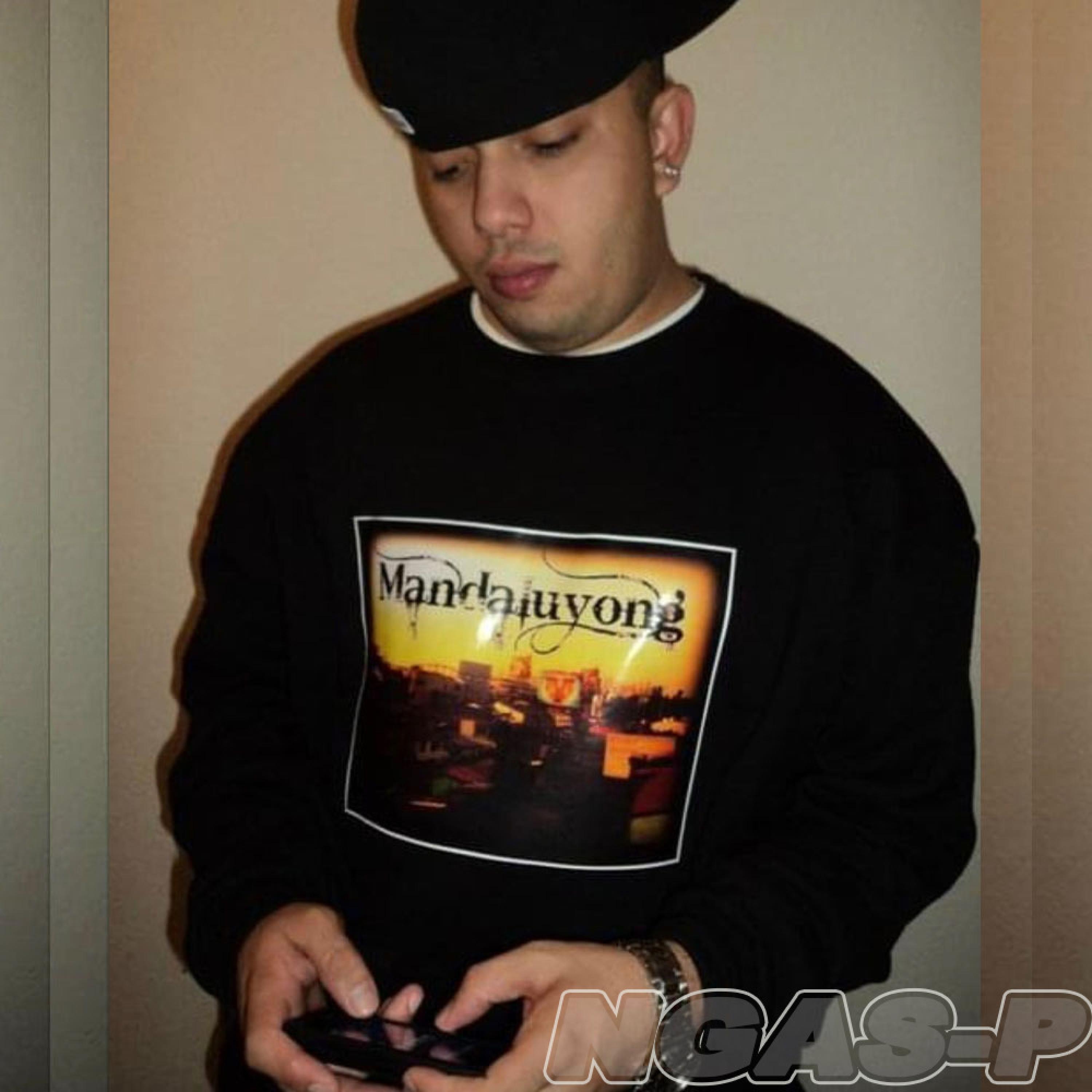 Akoy Sayu (feat. Hustle & Provide, B 12 & D.A.X)