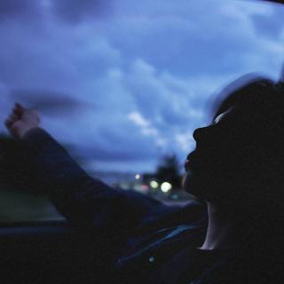 深夜故事 | 孤独和发烧一样，在夜晚最盛