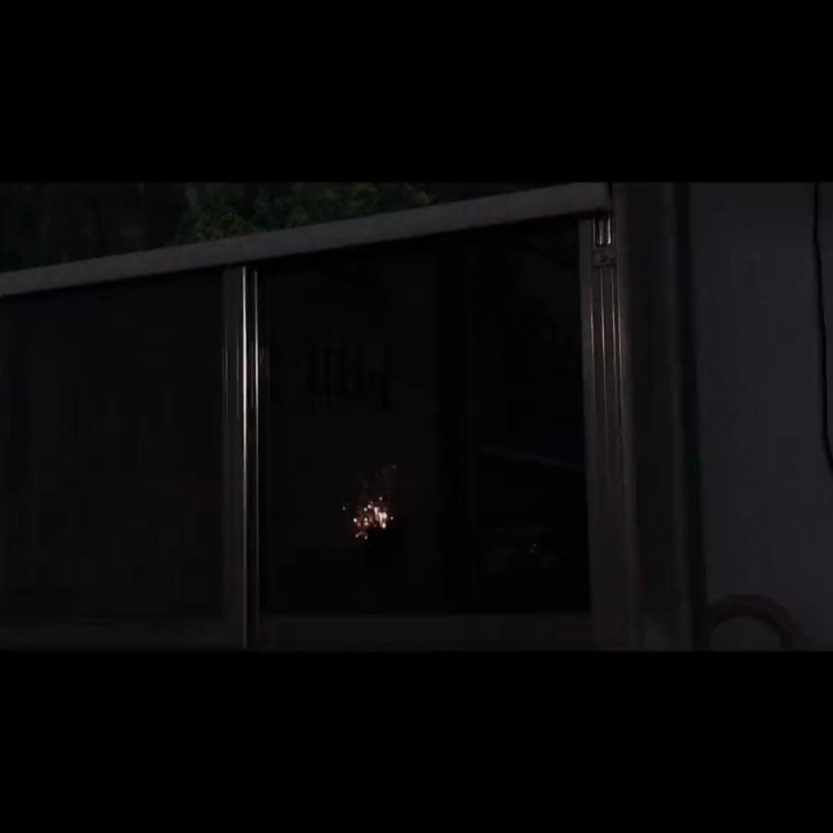 独 守 烟 花 渐 凉