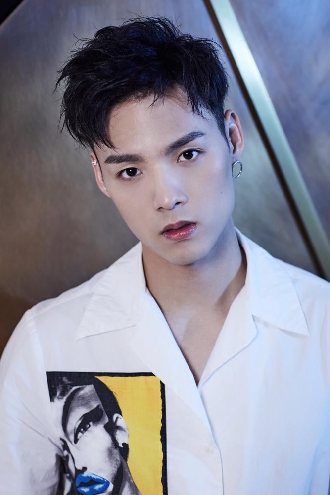 董又霖《一个人去巴黎》 把未来宣言巧妙藏在情歌里