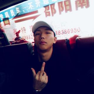 凌 晨 两 点 的 夜 晚