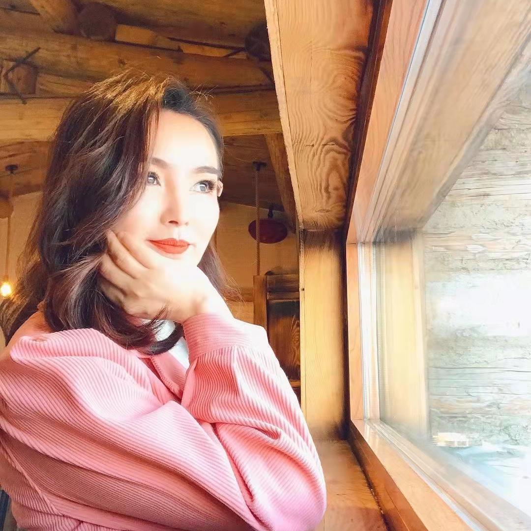 Ulbosin Kenjebai歌曲封面