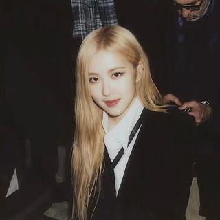 Kpop爱己研究所 || 越听越爱自己